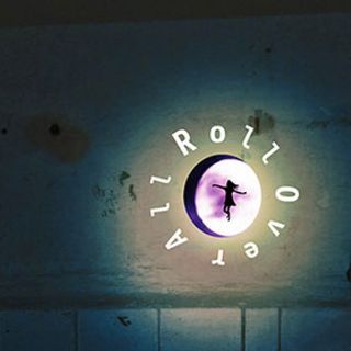 KAMILA ŽENATÁ: Roll Over All